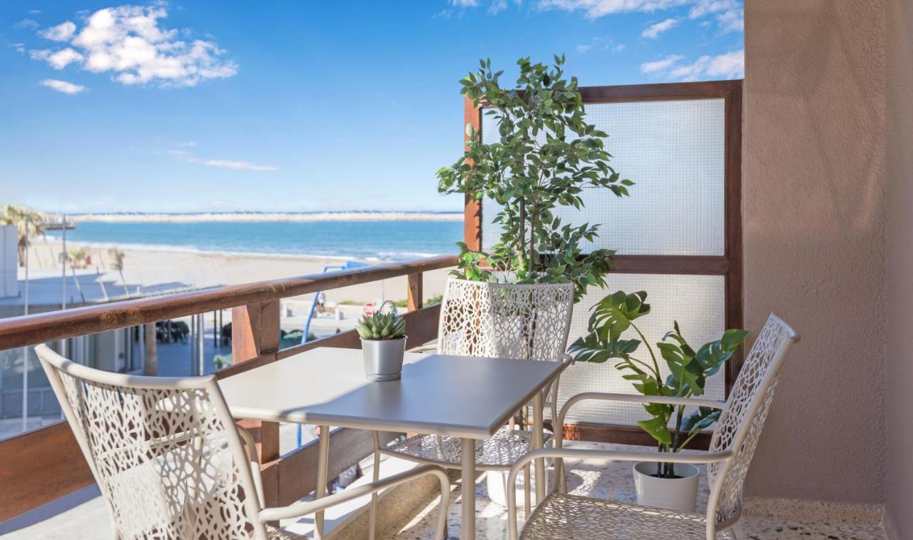 Effie'S Cozy Beach Front Apartment Rethimno Eksteriør billede