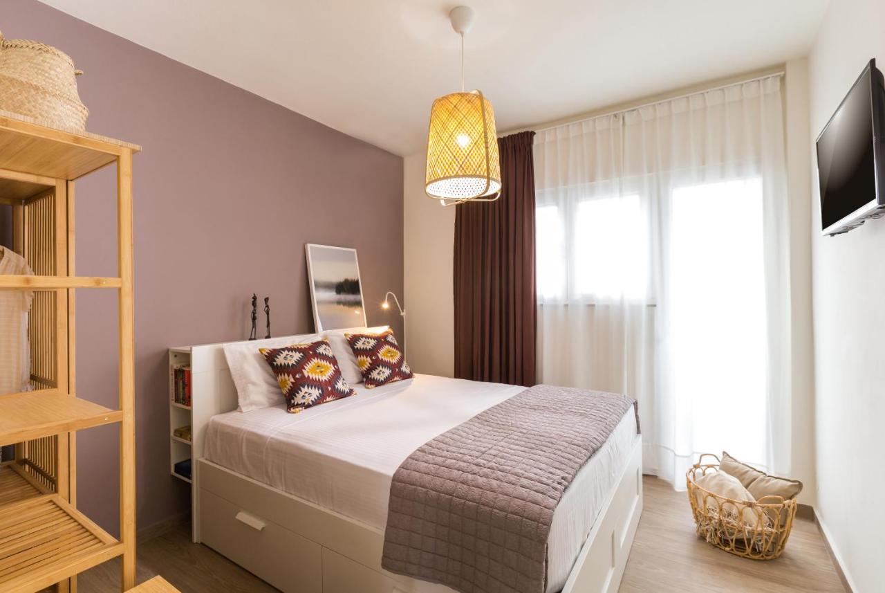 Effie'S Cozy Beach Front Apartment Rethimno Eksteriør billede